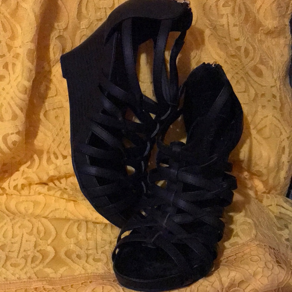 Black Cato‘s shoes a size 9 medium